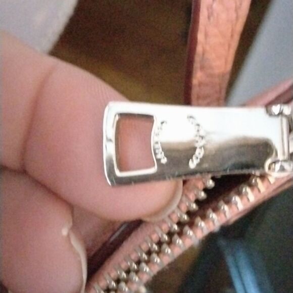 Coach   - Picture 7 of 8